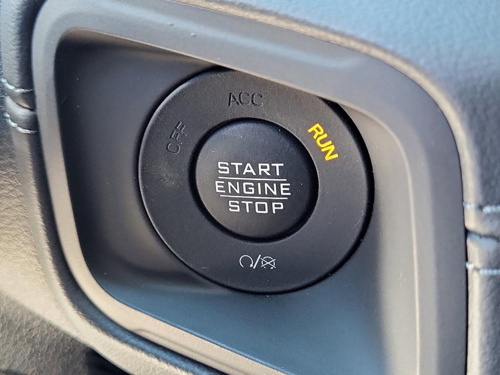 new 2025 Jeep Gladiator car, priced at $58,701