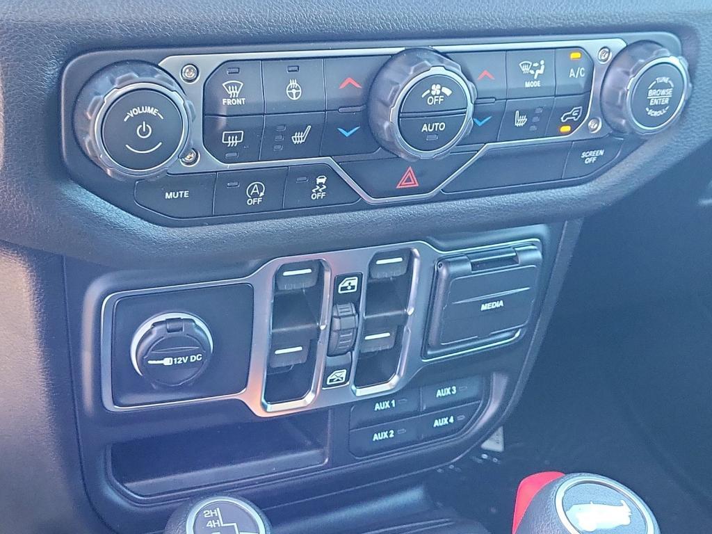 new 2025 Jeep Wrangler car, priced at $45,836