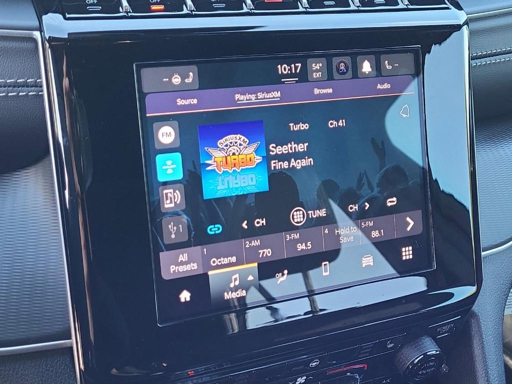 new 2025 Jeep Grand Cherokee car, priced at $43,196