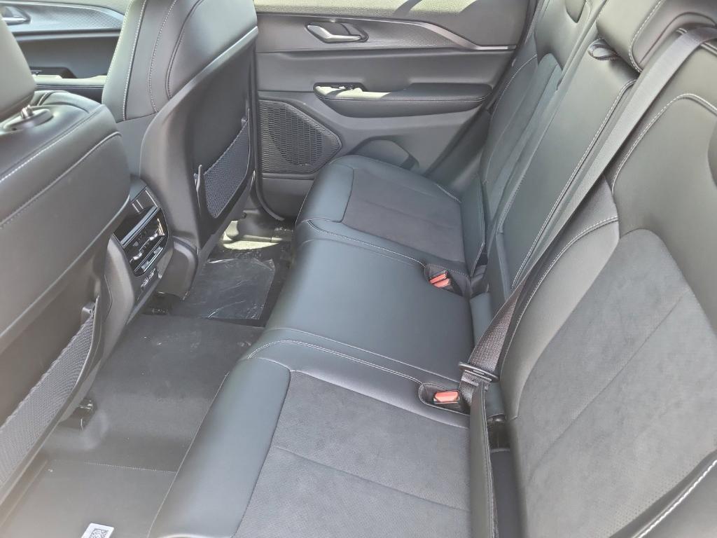 new 2025 Jeep Grand Cherokee car, priced at $41,346