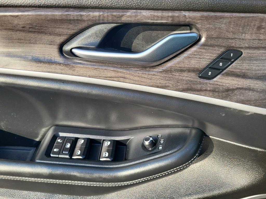 used 2022 Jeep Grand Cherokee L car, priced at $33,271