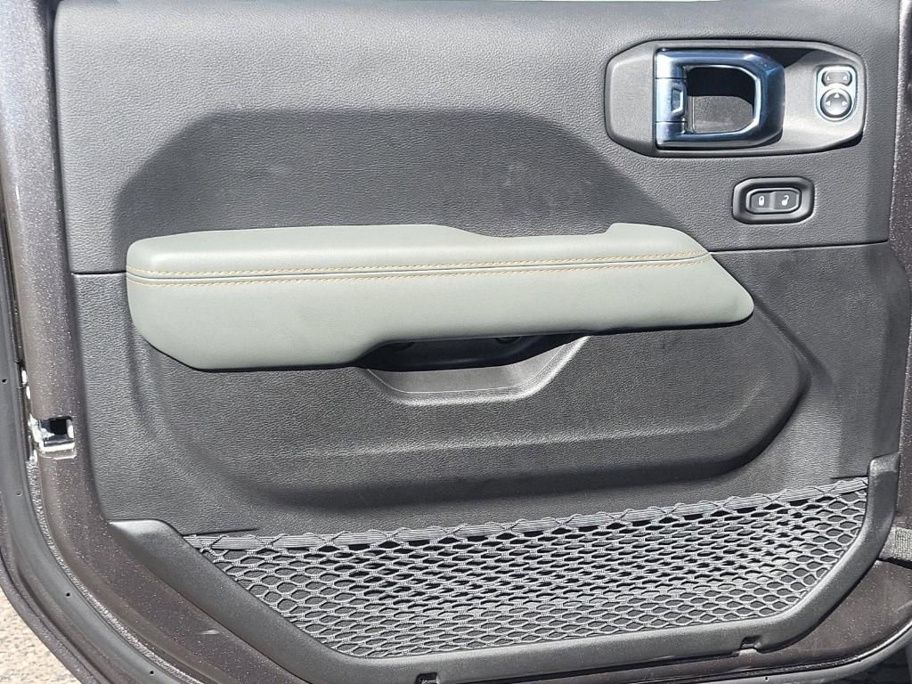 new 2025 Jeep Gladiator car, priced at $58,306