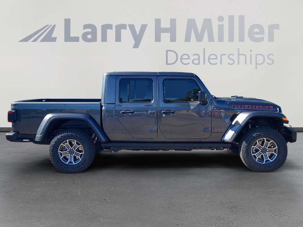 new 2025 Jeep Gladiator car, priced at $58,306