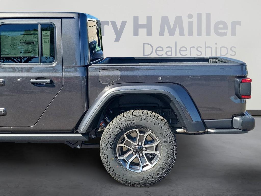 new 2025 Jeep Gladiator car, priced at $58,306
