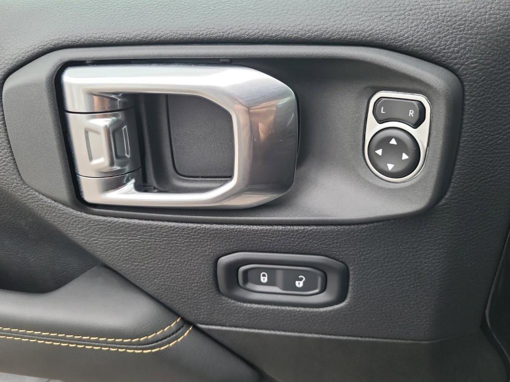 new 2025 Jeep Wrangler car, priced at $57,356