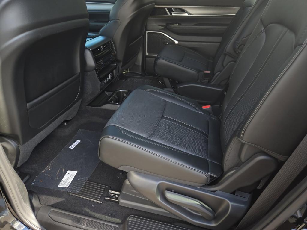 new 2025 Jeep Wagoneer car, priced at $76,471