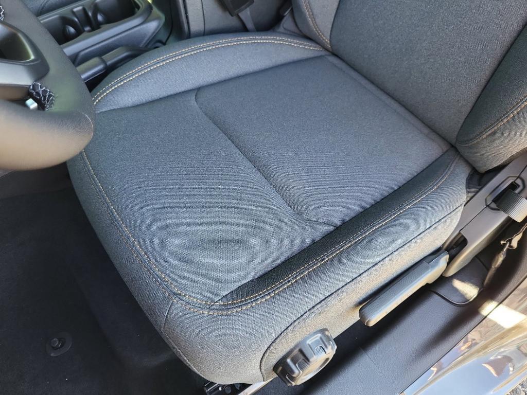 new 2025 Jeep Wrangler car, priced at $46,371