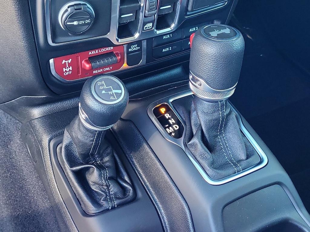 new 2025 Jeep Wrangler car, priced at $46,371