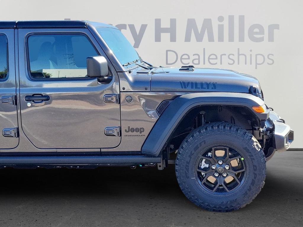 new 2025 Jeep Wrangler car, priced at $46,371