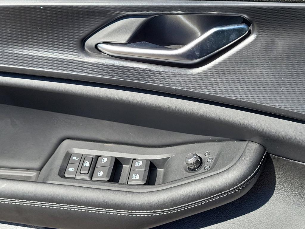 new 2025 Jeep Grand Cherokee car, priced at $37,096