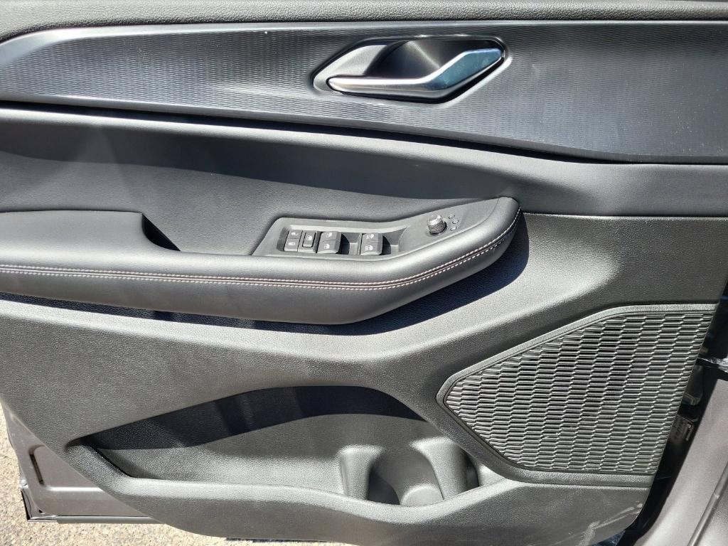 new 2025 Jeep Grand Cherokee car, priced at $37,096