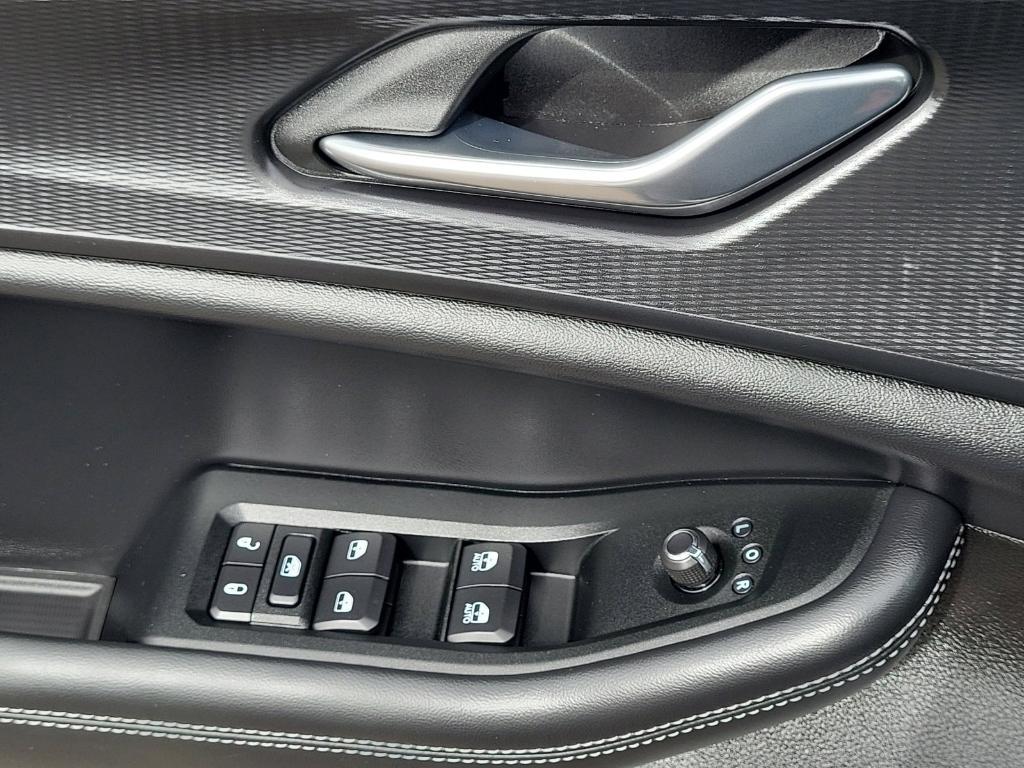 used 2025 Jeep Grand Cherokee car, priced at $41,292