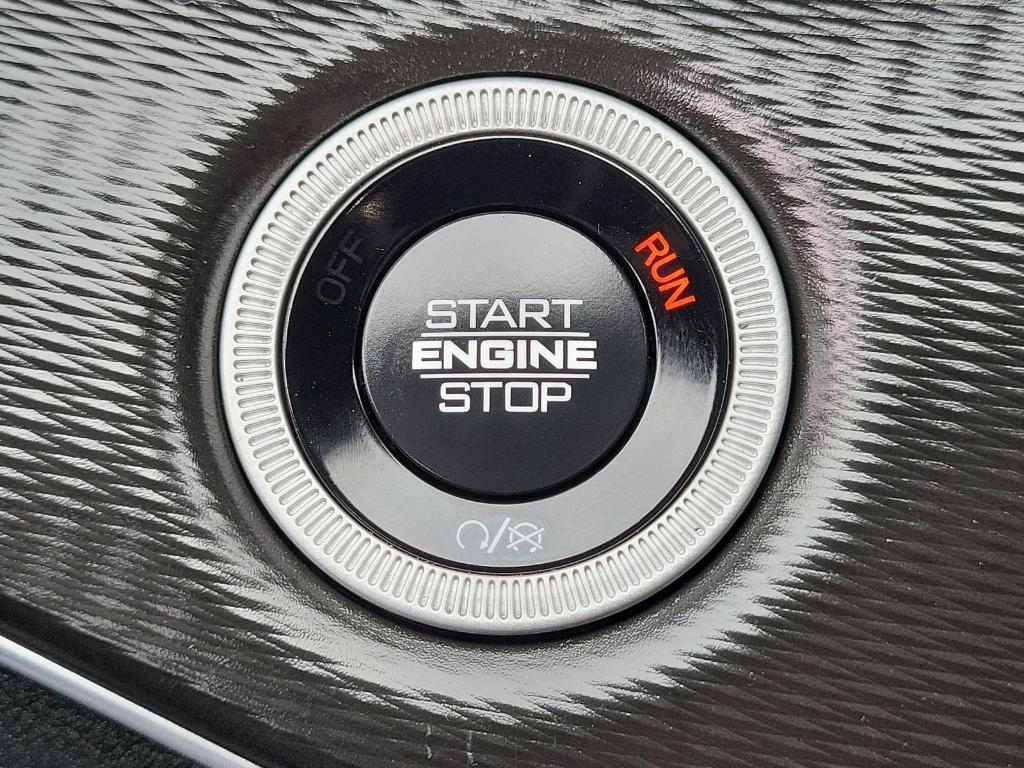 used 2025 Jeep Grand Cherokee car, priced at $41,292