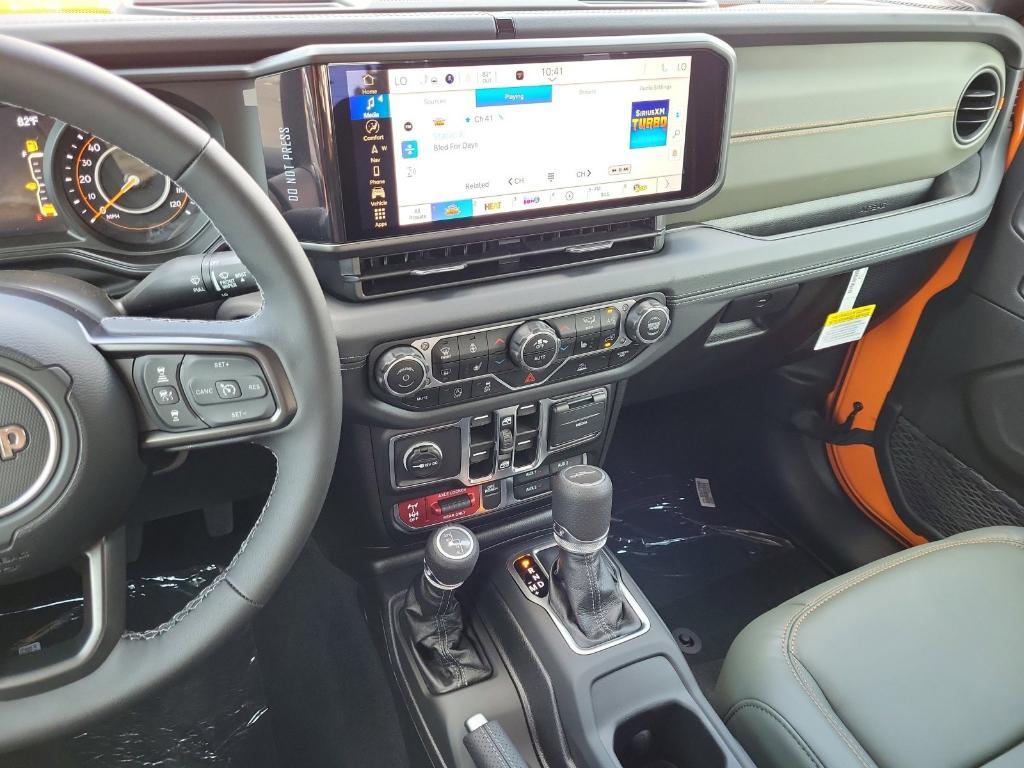 new 2025 Jeep Gladiator car, priced at $57,981