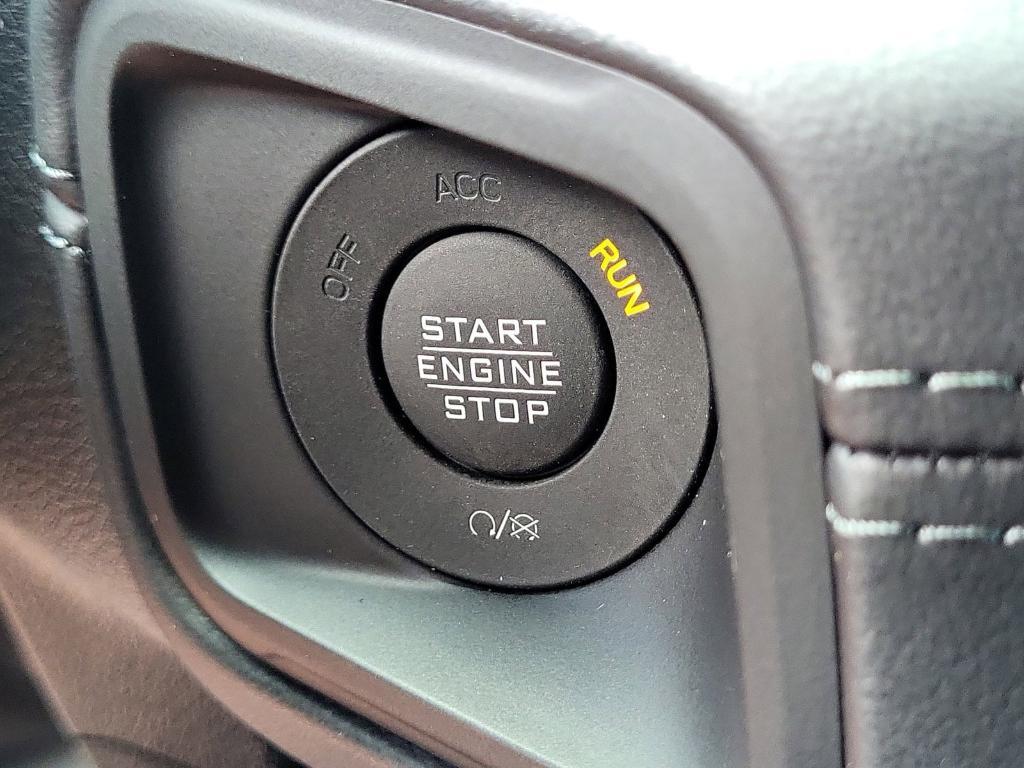 new 2025 Jeep Gladiator car, priced at $57,981