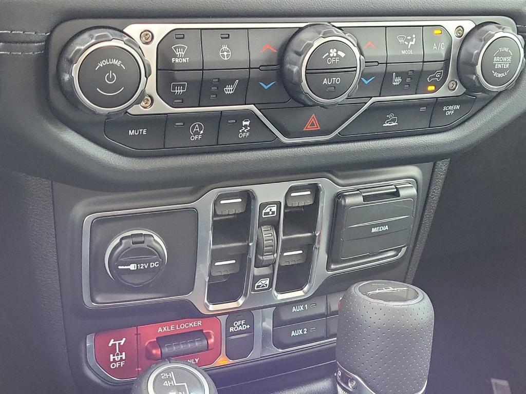 new 2025 Jeep Gladiator car, priced at $57,981