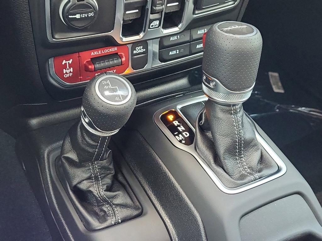 new 2025 Jeep Gladiator car, priced at $57,981