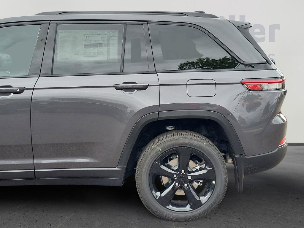 new 2025 Jeep Grand Cherokee car, priced at $44,341