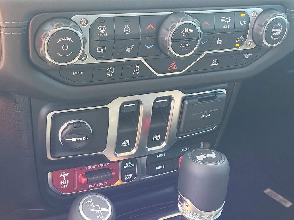 new 2025 Jeep Wrangler car, priced at $53,296