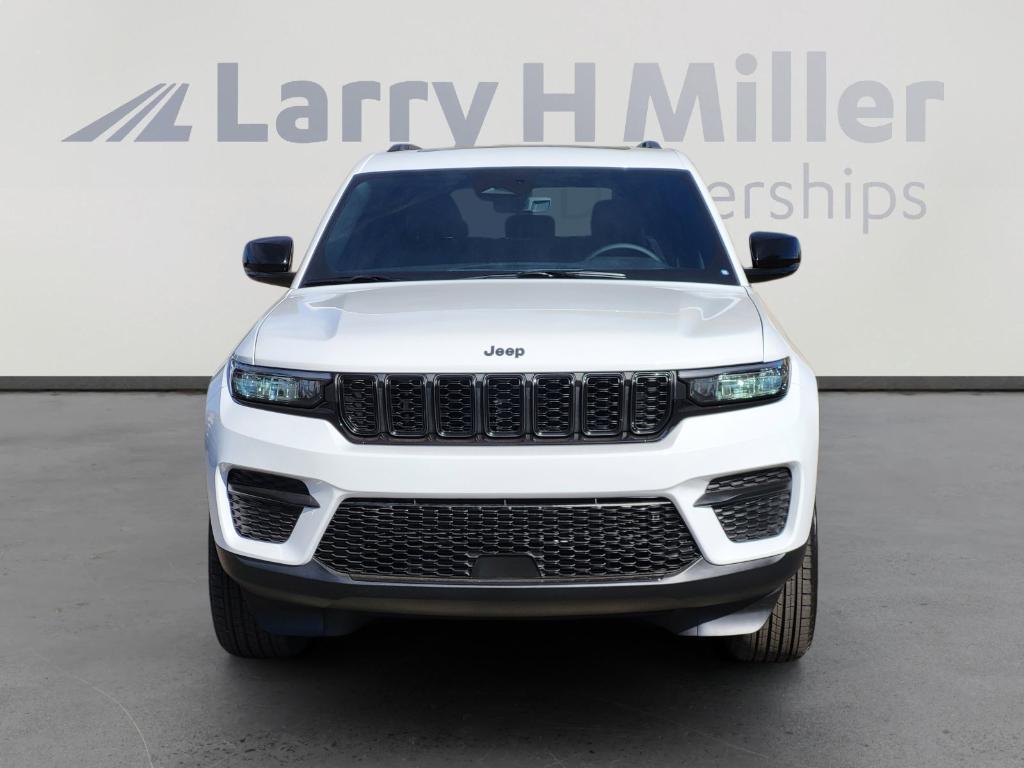 new 2025 Jeep Grand Cherokee car, priced at $42,601