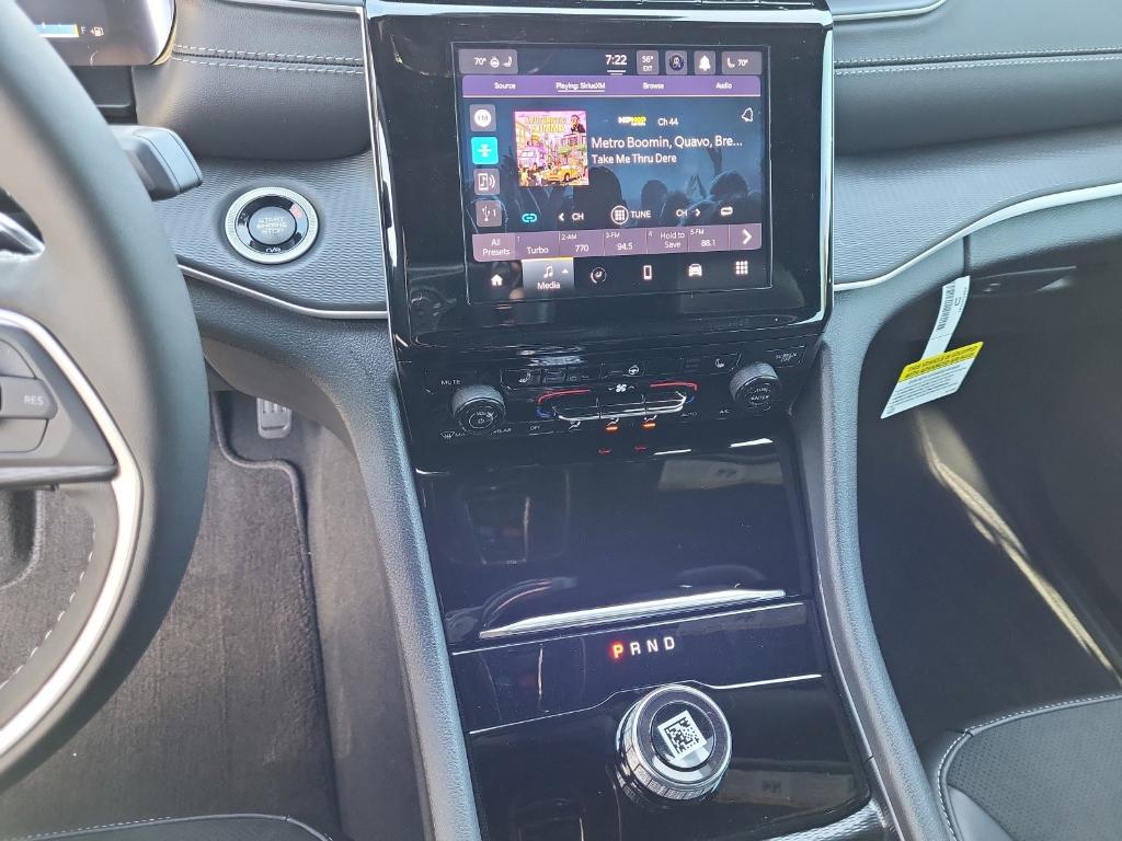 new 2025 Jeep Grand Cherokee car, priced at $42,601