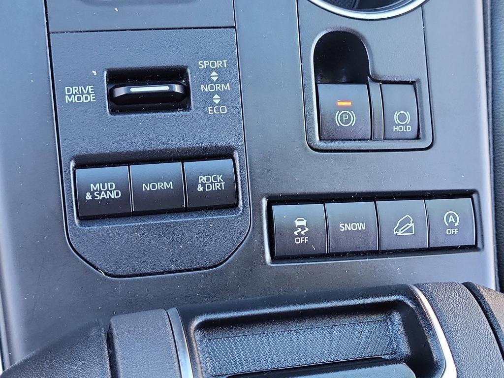 used 2022 Toyota Highlander car, priced at $33,995