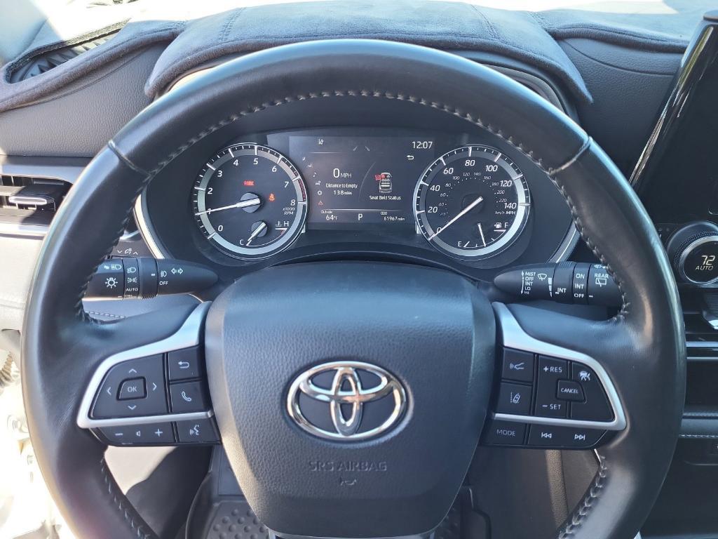 used 2022 Toyota Highlander car, priced at $33,995