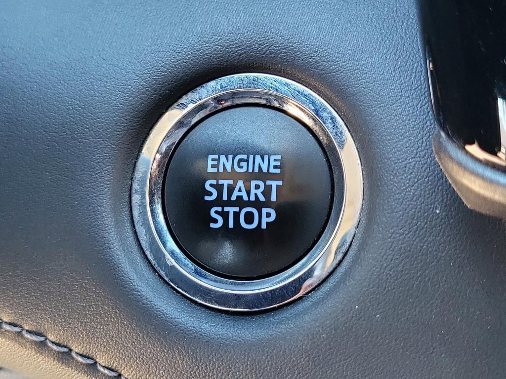 used 2022 Toyota Highlander car, priced at $33,995