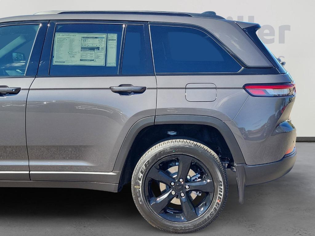 new 2025 Jeep Grand Cherokee car, priced at $44,341