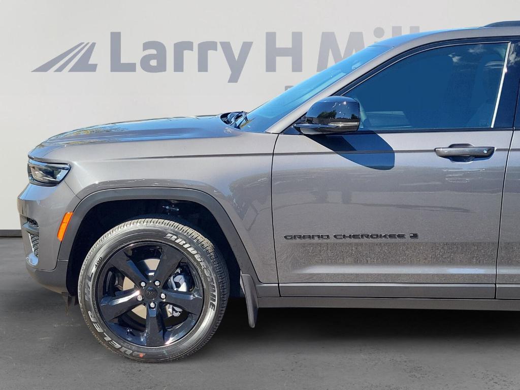 new 2025 Jeep Grand Cherokee car, priced at $44,341