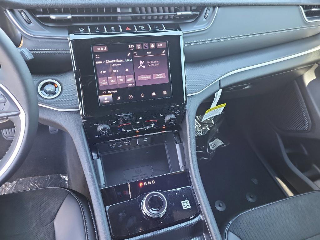 new 2025 Jeep Grand Cherokee car, priced at $44,341