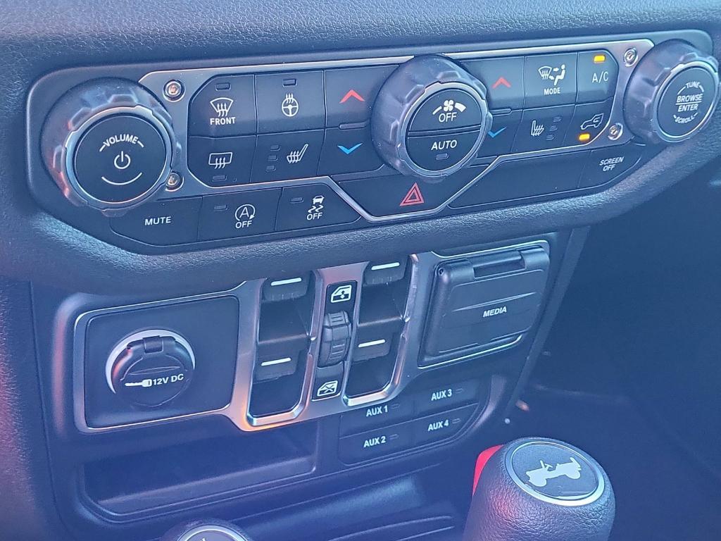 new 2025 Jeep Wrangler car, priced at $45,836