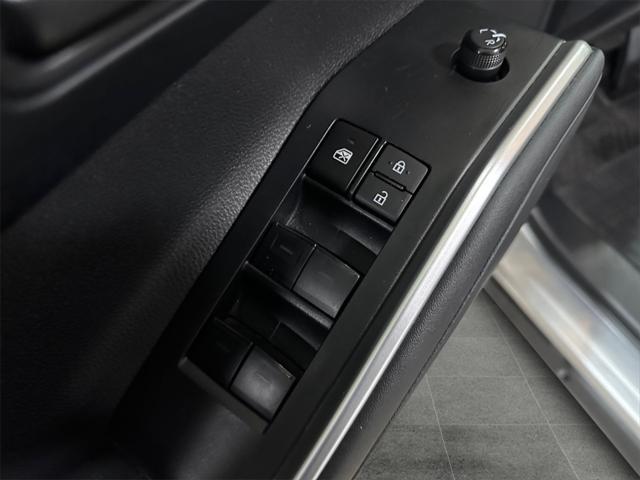 used 2023 Toyota Highlander car, priced at $36,499