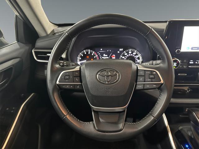 used 2023 Toyota Highlander car, priced at $36,499