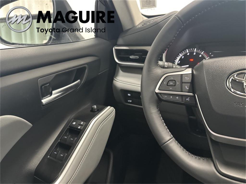 new 2026 Toyota Highlander car, priced at $49,116