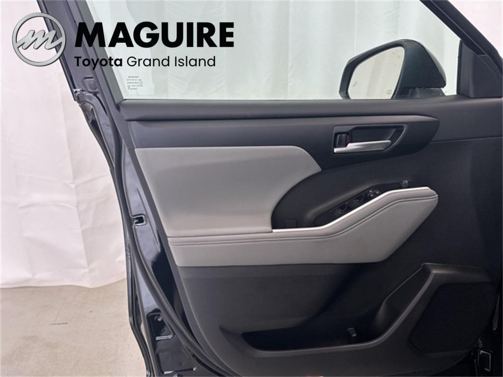 new 2026 Toyota Highlander car, priced at $49,116