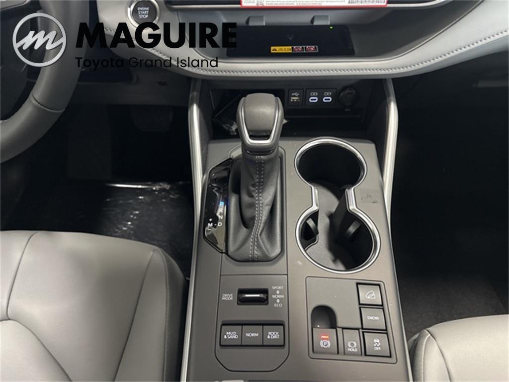 new 2026 Toyota Highlander car, priced at $49,116