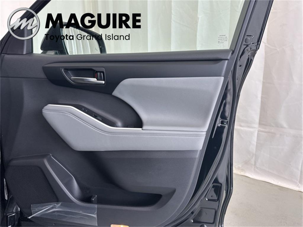 new 2026 Toyota Highlander car, priced at $49,116