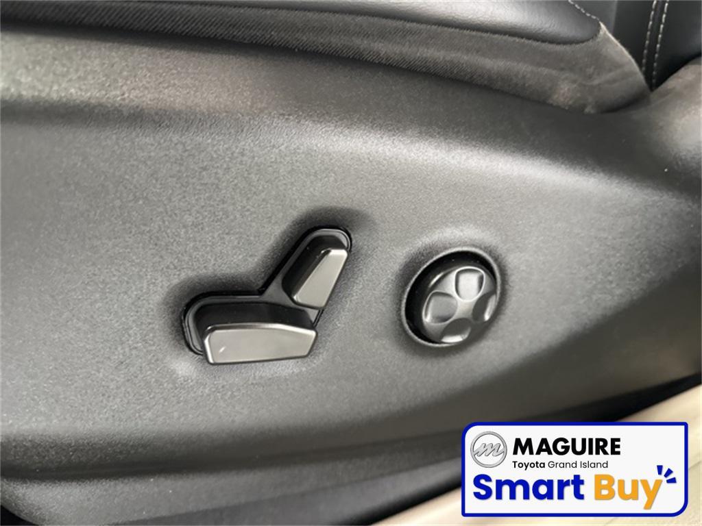 used 2023 Chrysler Pacifica car, priced at $24,999