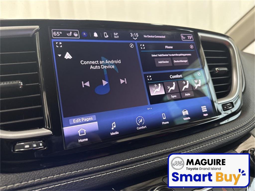 used 2022 Chrysler Pacifica Hybrid car, priced at $20,999