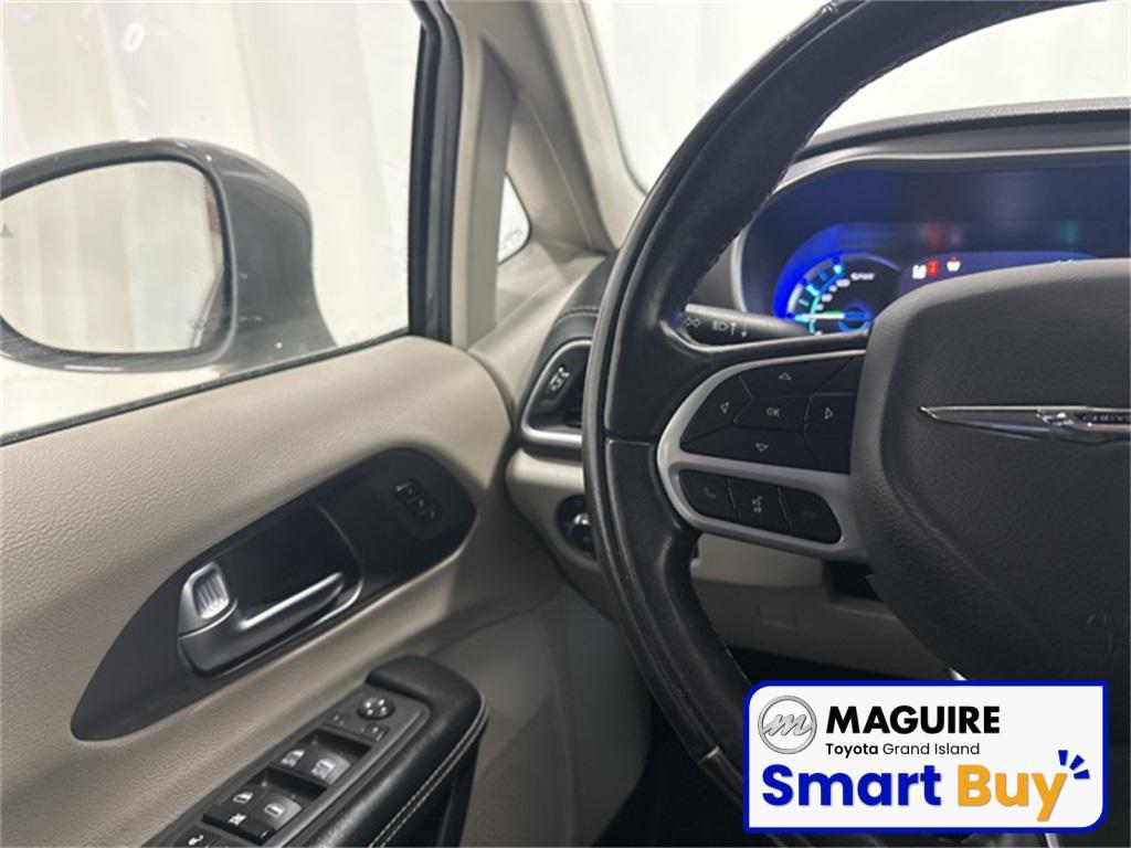 used 2022 Chrysler Pacifica Hybrid car, priced at $20,999