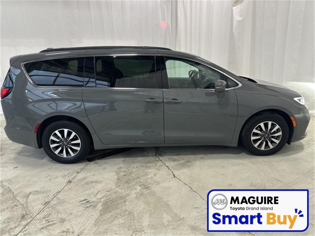 used 2022 Chrysler Pacifica Hybrid car, priced at $20,999