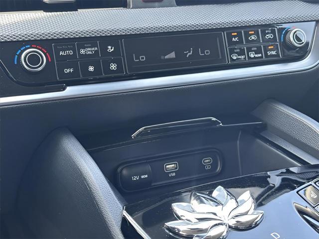 used 2025 Kia Sportage Hybrid car, priced at $27,999