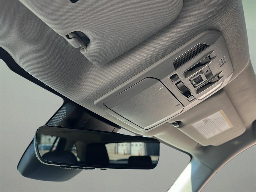 used 2022 Toyota Highlander car, priced at $35,499