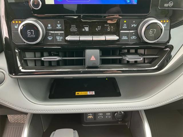 new 2025 Toyota Highlander car, priced at $48,547