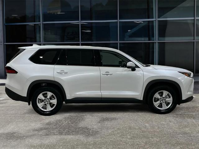 new 2025 Toyota Highlander car, priced at $46,092
