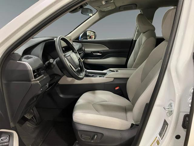 new 2025 Toyota Highlander car, priced at $46,092