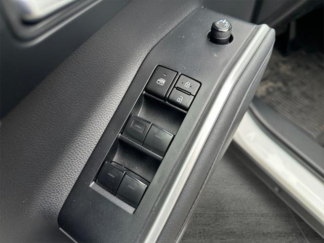 used 2023 Toyota Highlander Hybrid car, priced at $44,999