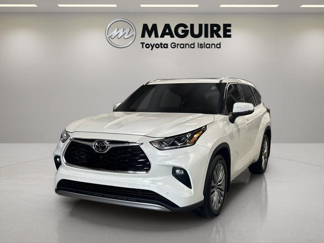 used 2020 Toyota Highlander car, priced at $34,999