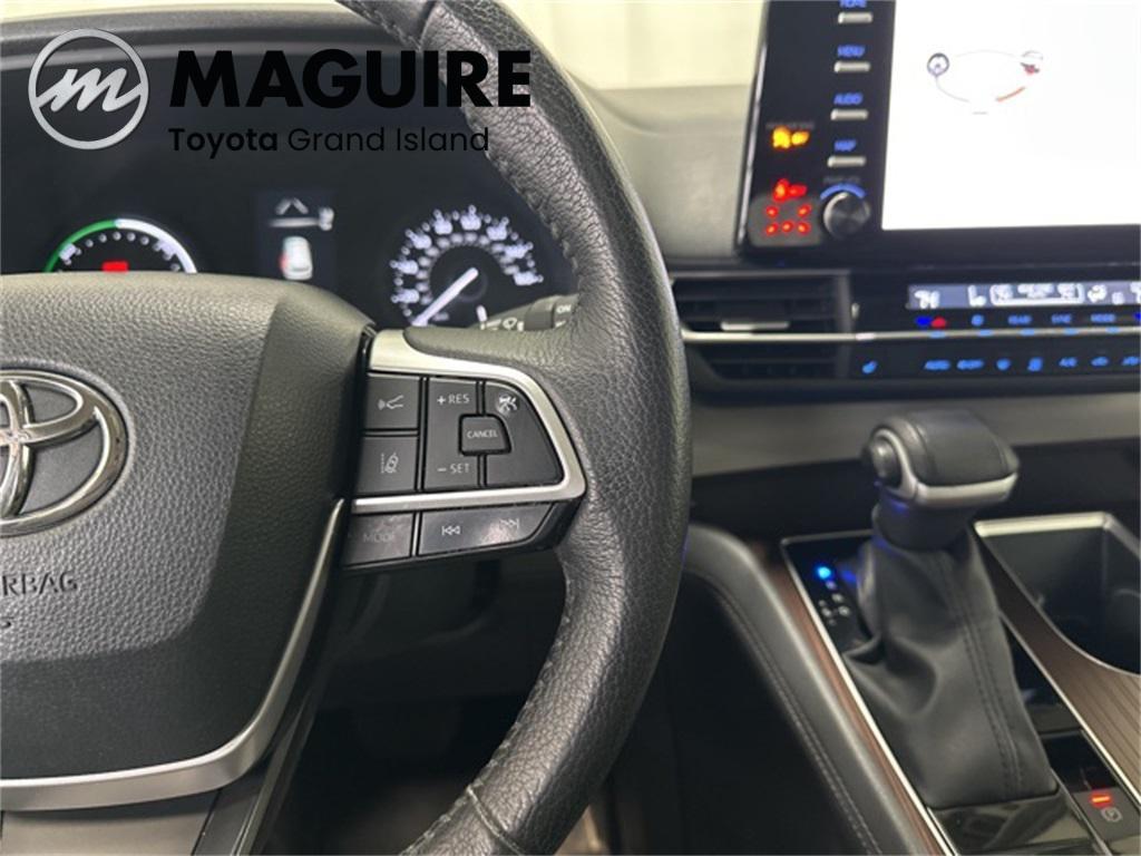 used 2023 Toyota Sienna car, priced at $41,999